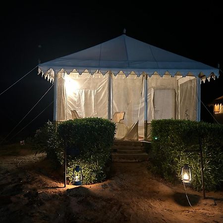 Sunny Desert Camp Kūri 外观 照片