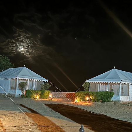 Sunny Desert Camp Kūri 外观 照片