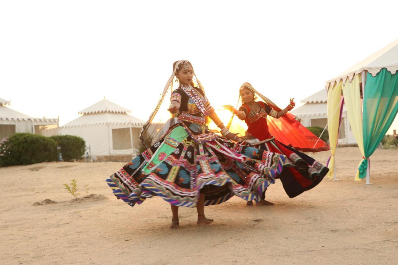 Sunny Desert Camp Kūri 外观 照片