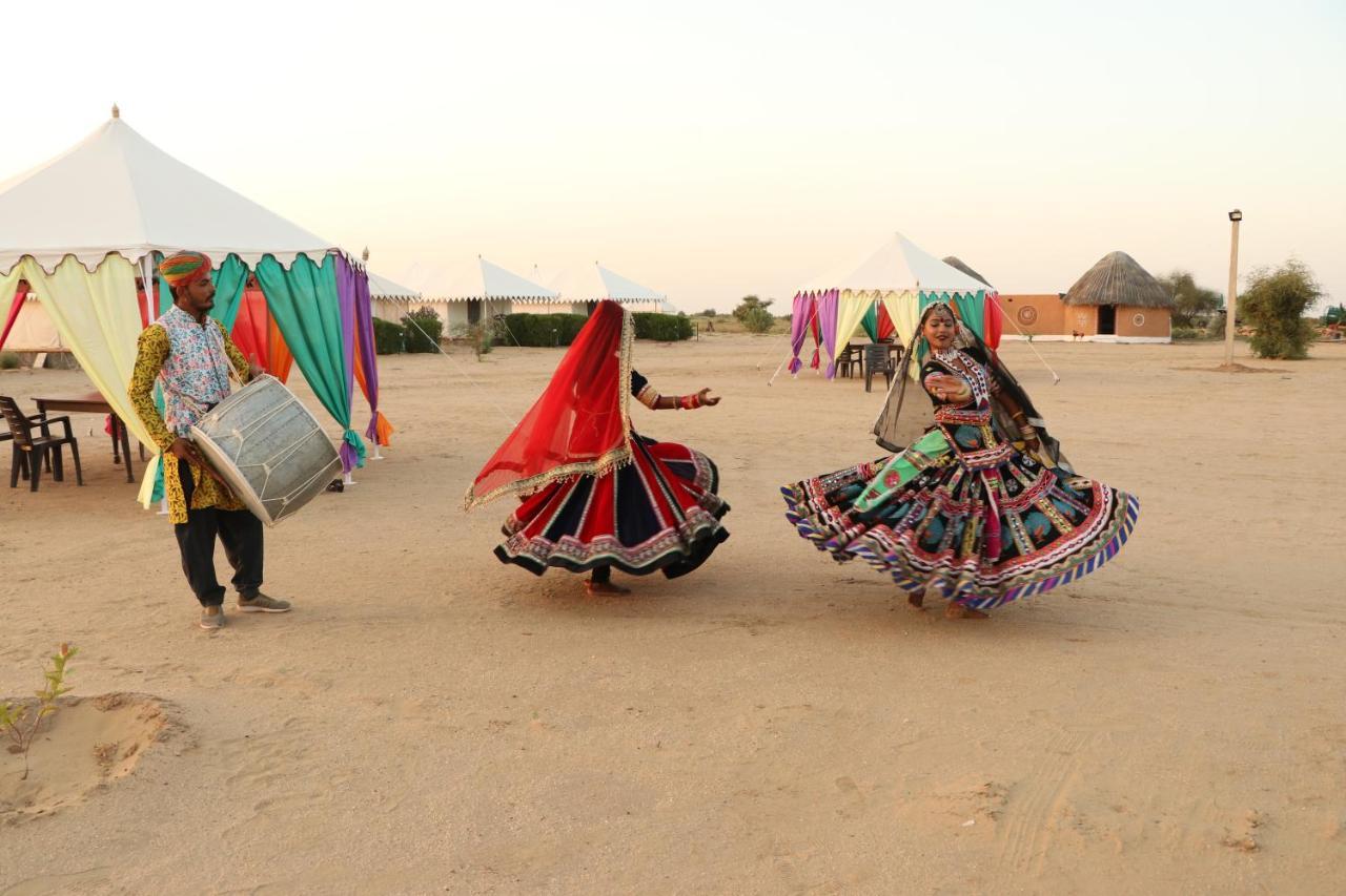 Sunny Desert Camp Kūri 外观 照片