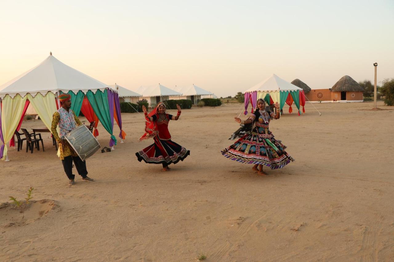 Sunny Desert Camp Kūri 外观 照片