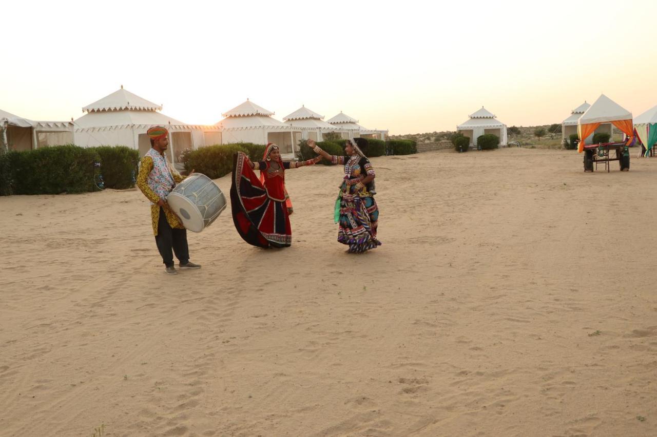 Sunny Desert Camp Kūri 外观 照片