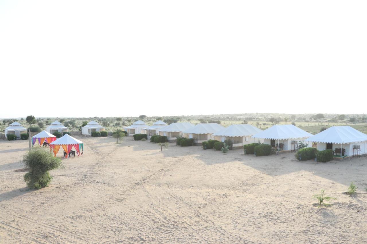 Sunny Desert Camp Kūri 外观 照片