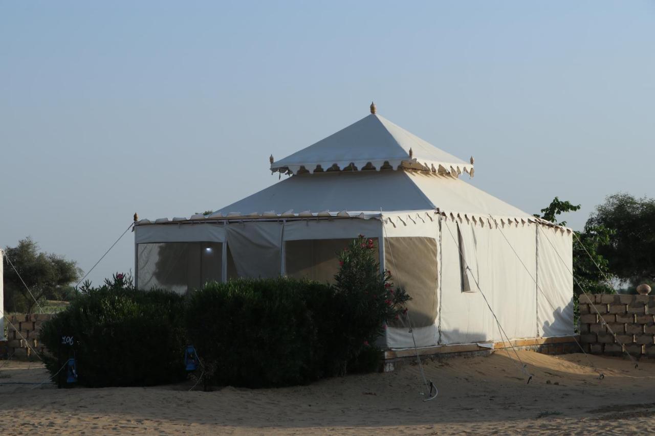 Sunny Desert Camp Kūri 外观 照片