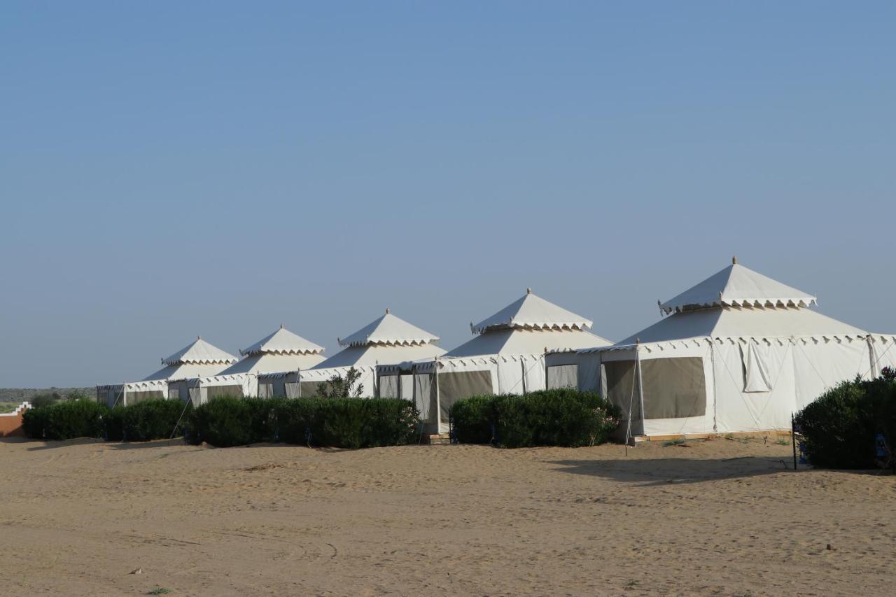 Sunny Desert Camp Kūri 外观 照片