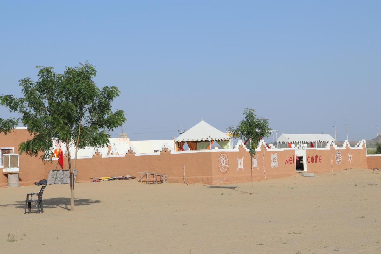 Sunny Desert Camp Kūri 外观 照片
