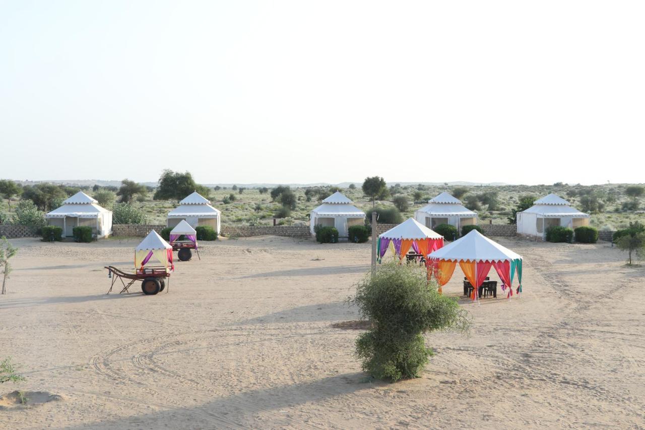 Sunny Desert Camp Kūri 外观 照片