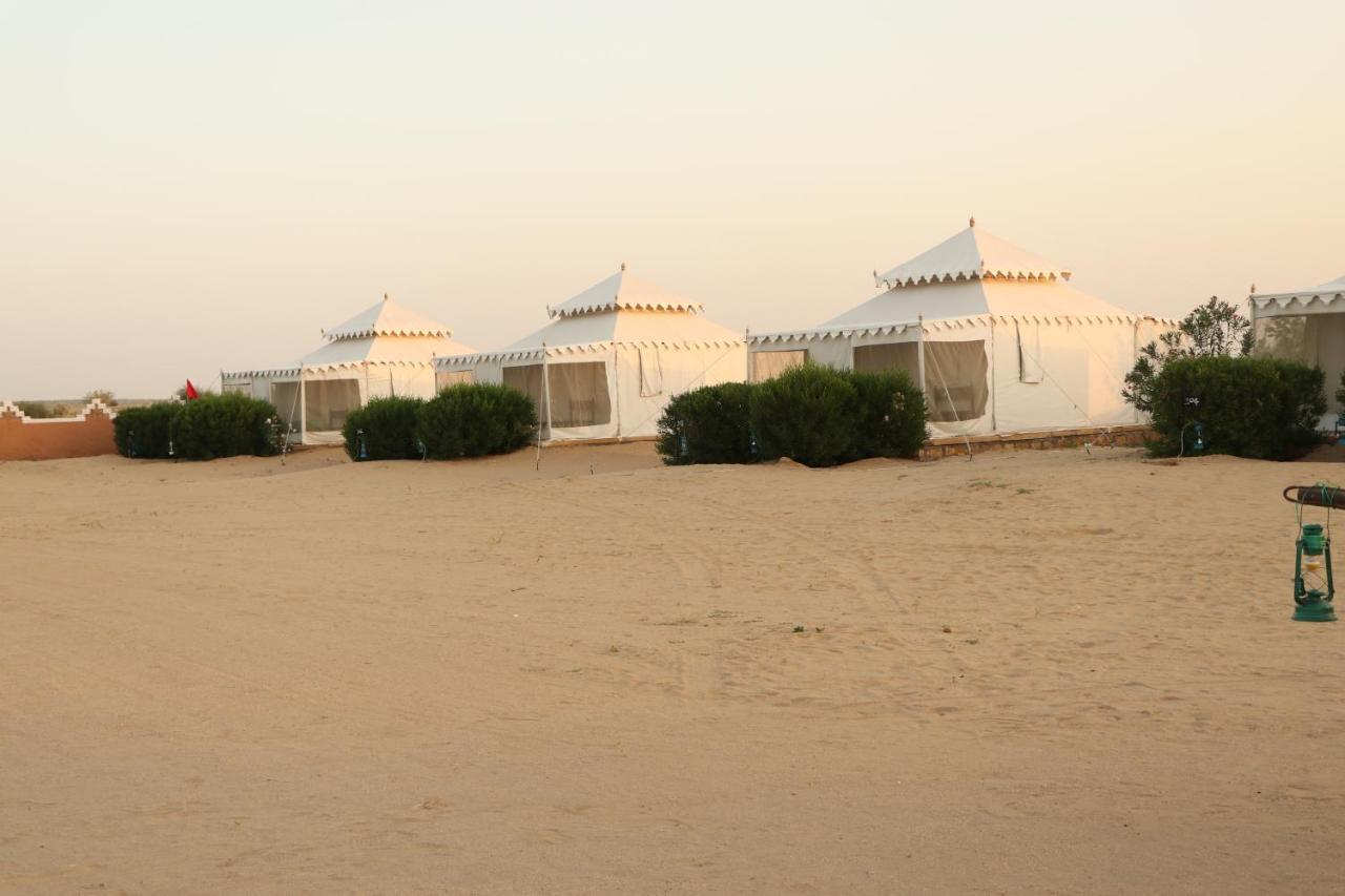 Sunny Desert Camp Kūri 外观 照片