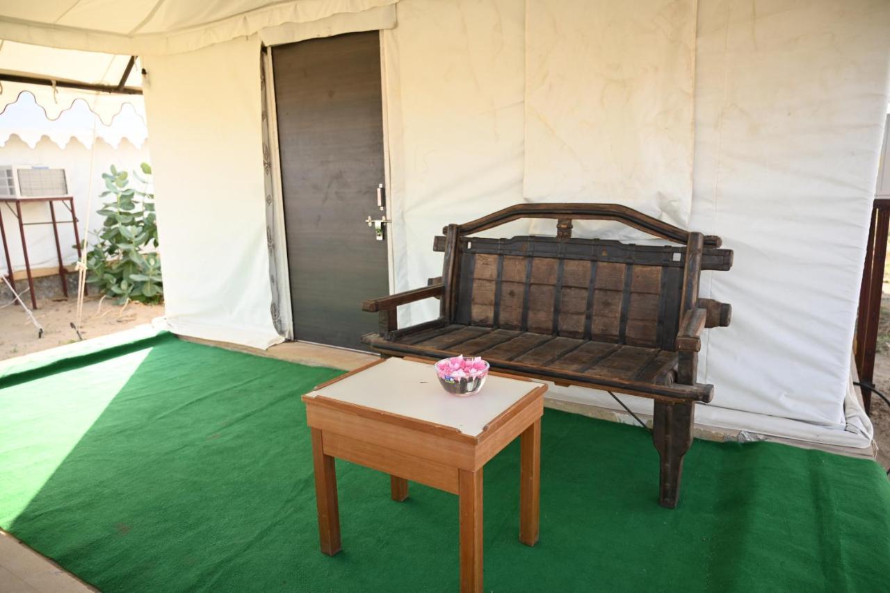 Sunny Desert Camp Kūri 外观 照片