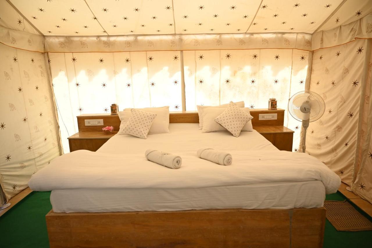 Sunny Desert Camp Kūri 外观 照片