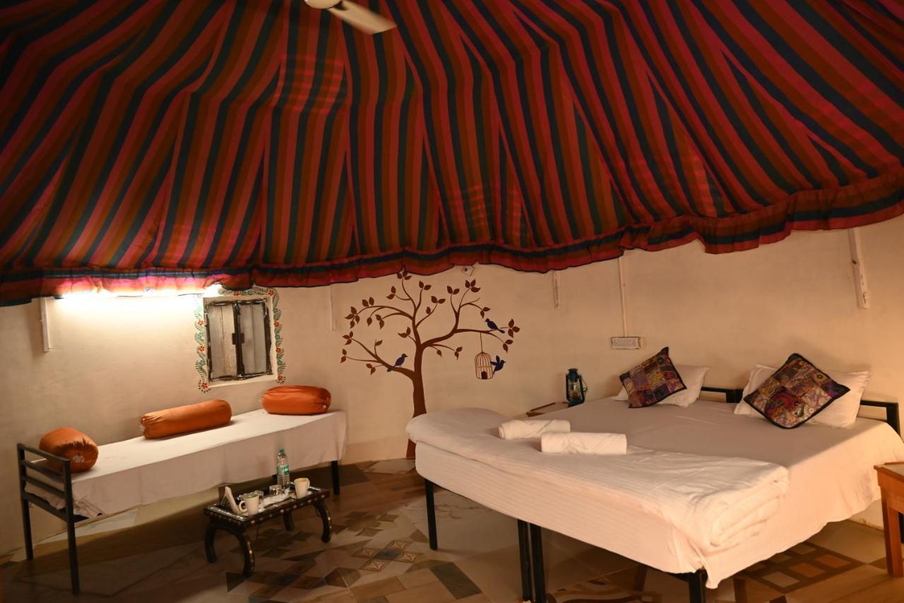 Sunny Desert Camp Kūri 外观 照片