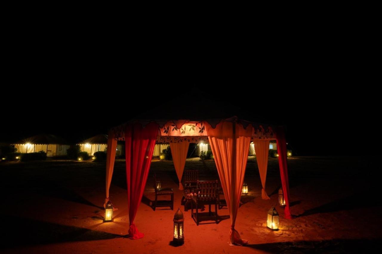 Sunny Desert Camp Kūri 外观 照片