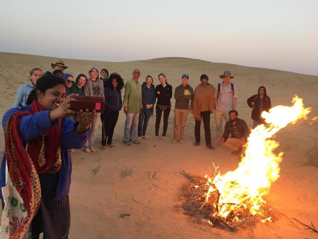Sunny Desert Camp Kūri 外观 照片