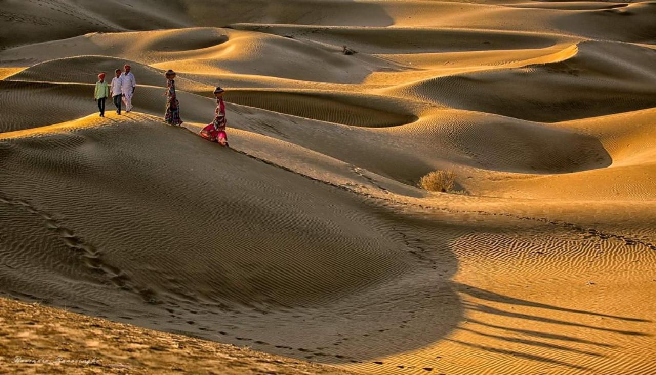 Sunny Desert Camp Kūri 外观 照片