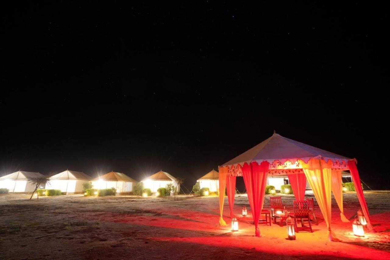Sunny Desert Camp Kūri 外观 照片