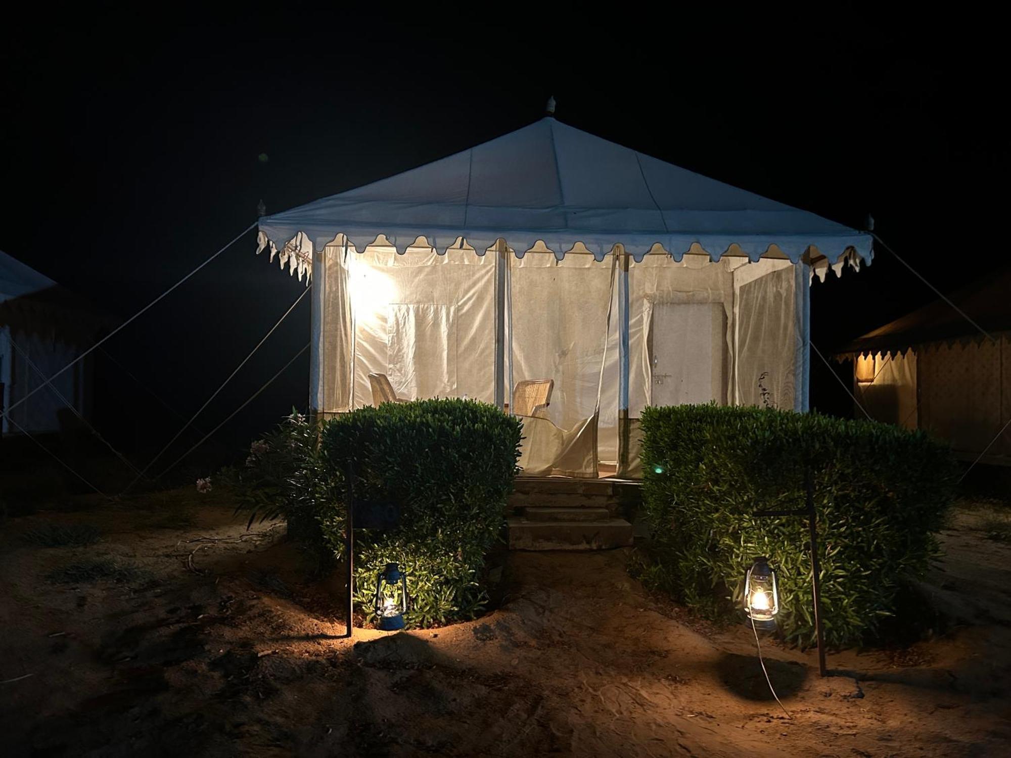 Sunny Desert Camp Kūri 外观 照片