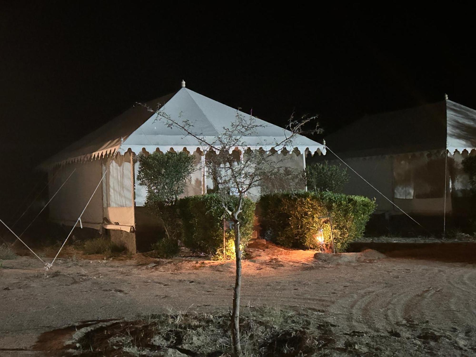 Sunny Desert Camp Kūri 外观 照片