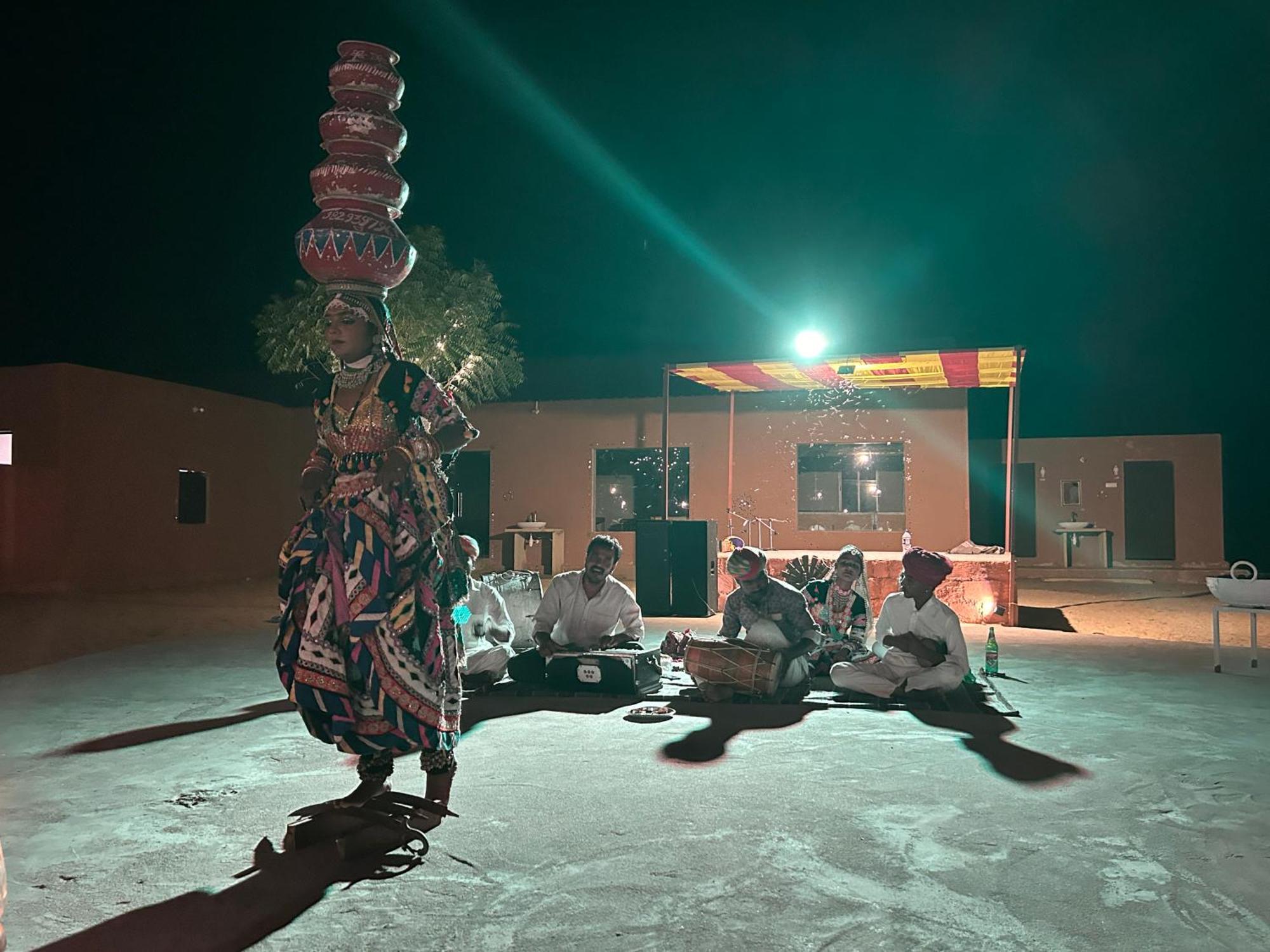 Sunny Desert Camp Kūri 外观 照片