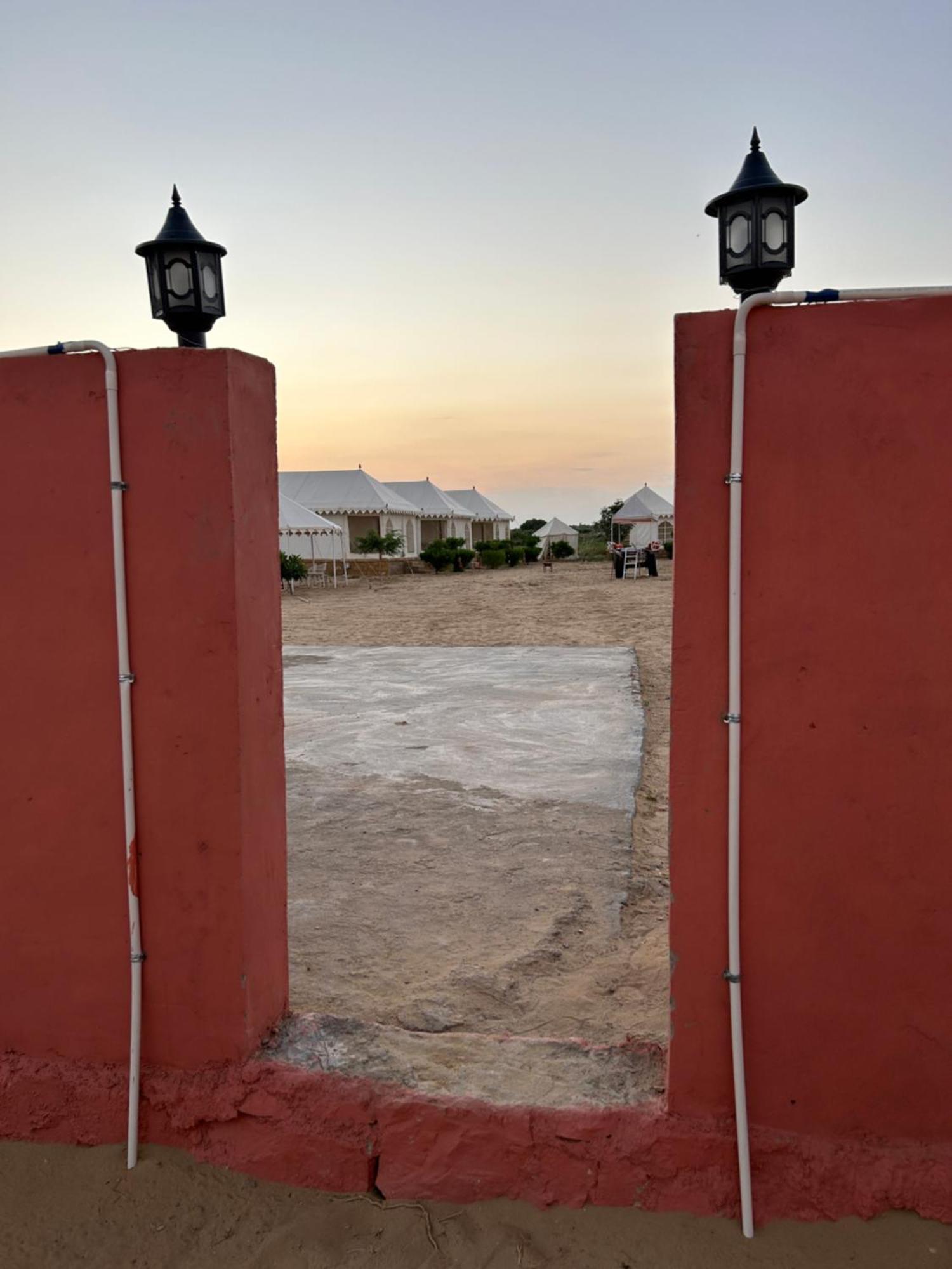 Sunny Desert Camp Kūri 外观 照片