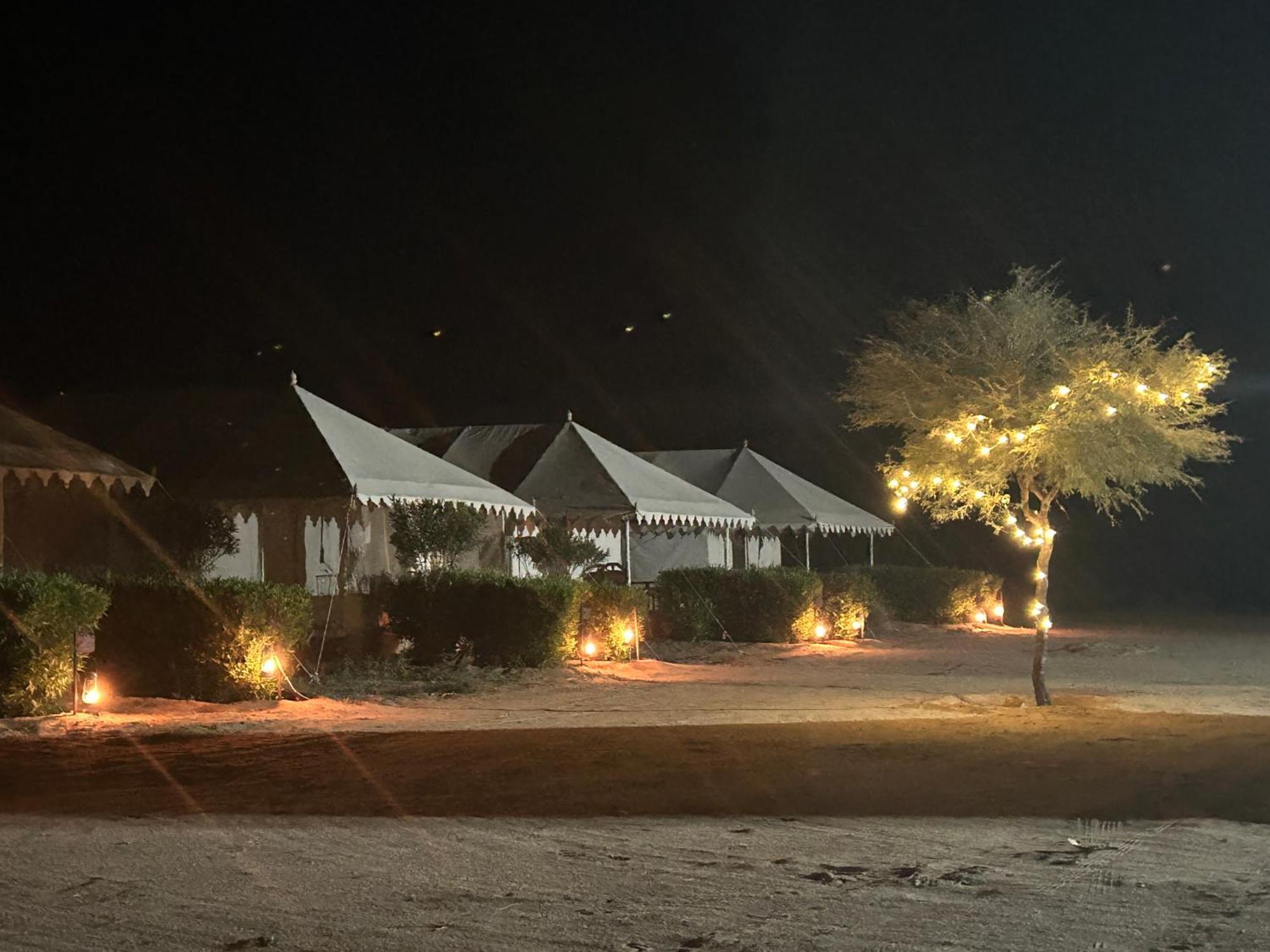 Sunny Desert Camp Kūri 外观 照片